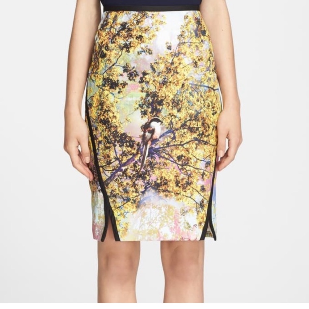 Ted Baker bird print pencil skirt. - Picture 4 of 11